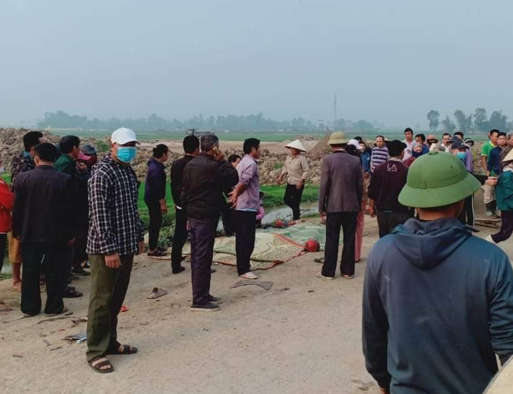 Xe tải tông tử vong 3 mẹ con trên đường tới trường - Ảnh 1. Xe tải tông tử vong 3 mẹ con trên đường tới trường - Ảnh 1.