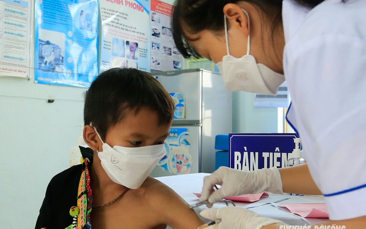 Việt Nam tiêm hơn 266,4 triệu liều vaccine COVID-19; đã 66 ngày không có F0 tử vong