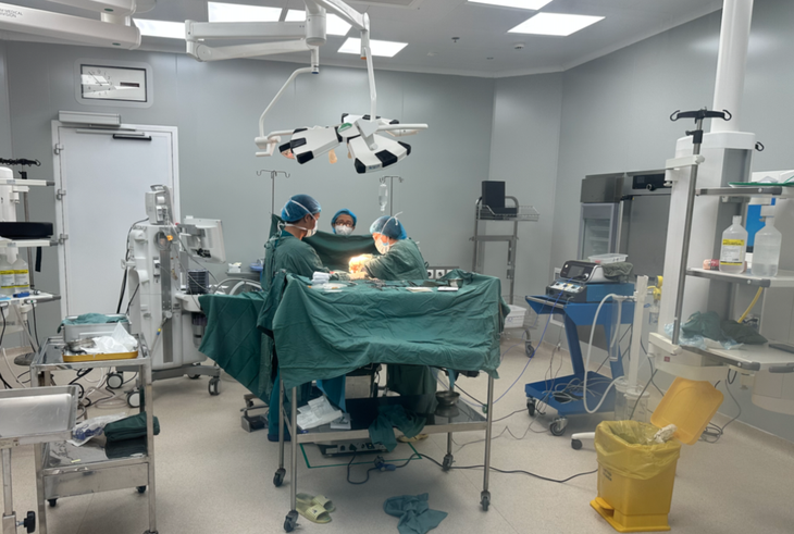 Lãnh đạo Bệnh viện TP.HCM vui mừng vì 'nút thắt' mua sắm thiết bị y tế được tháo gỡ - Ảnh 1.