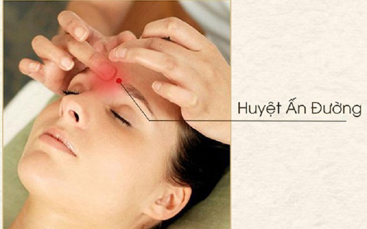 Xoa bóp, bấm huyệt hỗ trợ điều trị viêm xoang