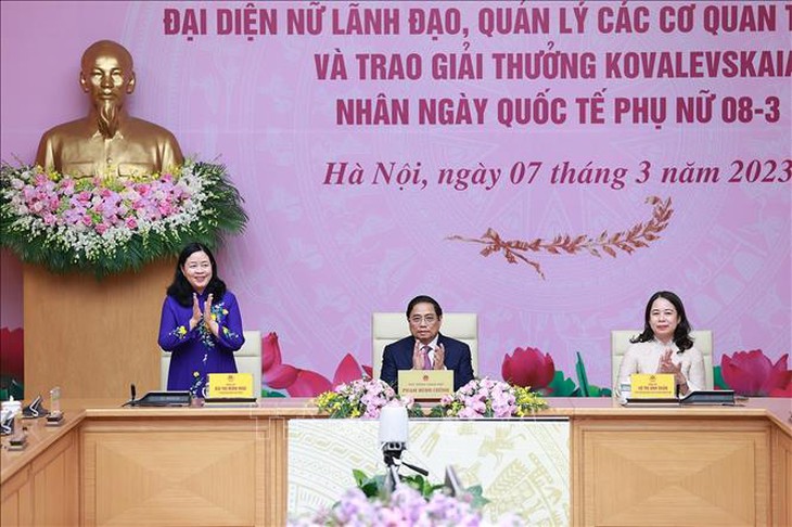 Thủ tướng: Tạo môi trường, điều kiện để phát huy vai trò của phụ nữ Việt Nam - Ảnh 4.