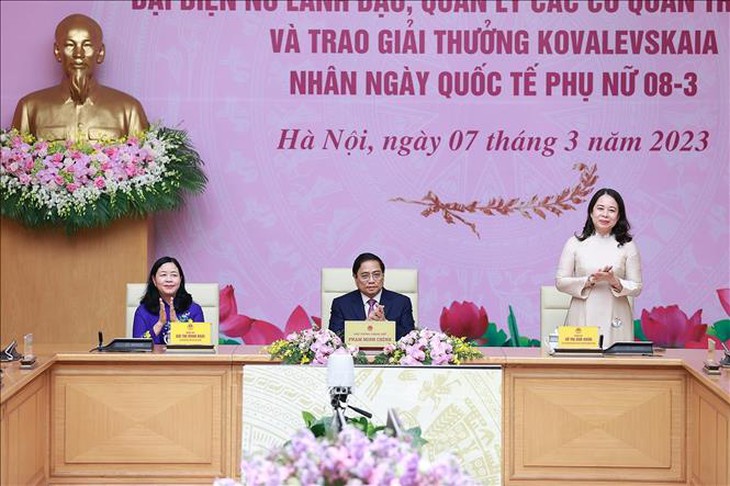 Thủ tướng: Tạo môi trường, điều kiện để phát huy vai trò của phụ nữ Việt Nam - Ảnh 3.