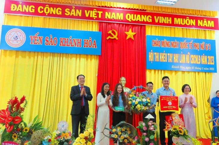 Công ty Yến sào Khánh Hòa sôi nổi hoạt động ý nghĩa dịp mùng 8 tháng 3 - Ảnh 1. Công ty Yến sào Khánh Hòa sôi nổi hoạt động ý nghĩa dịp mùng 8 tháng 3 - Ảnh 1.