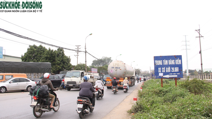 Trung tâm đăng kiểm tại Hà Nội quá tải, người dân cần lưu ý điều gì để tránh lãng phí thời gian? - Ảnh 1. Trung tâm đăng kiểm tại Hà Nội quá tải, người dân cần lưu ý điều gì để tránh lãng phí thời gian? - Ảnh 1.