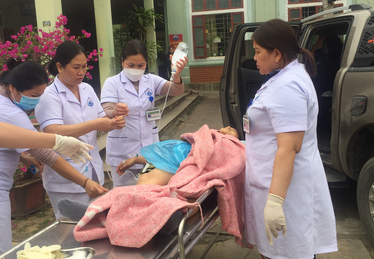Cứu sống sản phụ người Mông sinh con tại nhà bị băng huyết  - Ảnh 1.