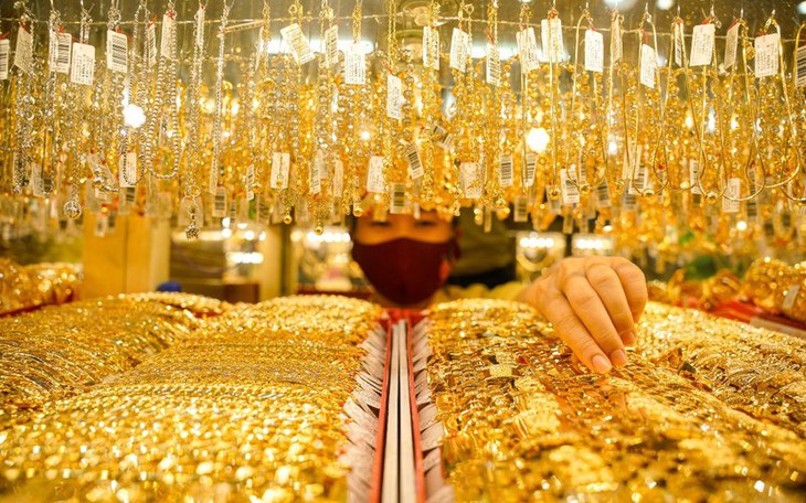 Giá vàng hôm nay – ngày Quốc tế Phụ nữ 8/3: Lao dốc không phanh - Ảnh 1.