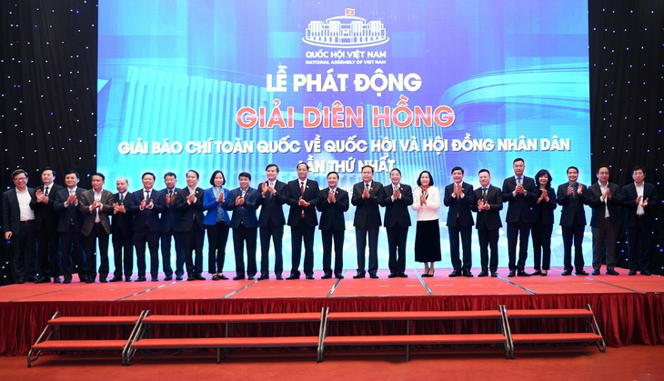 Giải báo chí Diên Hồng lần thứ nhất có giải đặc biệt trị giá 95 triệu đồng - Ảnh 1. Giải báo chí Diên Hồng lần thứ nhất có giải đặc biệt trị giá 95 triệu đồng - Ảnh 1.