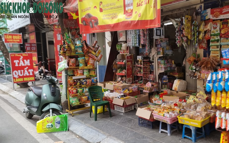 Chủ tịch TP Hà Nội yêu cầu công khai thông tin các Chủ tịch quận, huyện để xảy ra lấn chiếm vỉa hè
