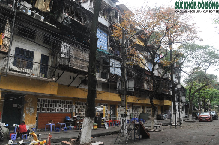 Mục sở thị khu tập thể xuống cấp đến mức báo động, phải di dời khẩn cấp suốt 10 năm nay giữa Thủ đô - Ảnh 2.
