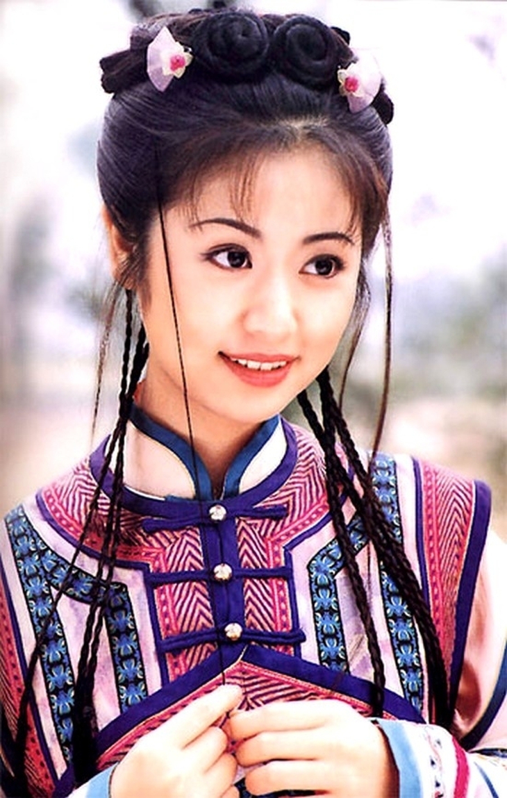 Hoài niệm những tạo hình cổ trang kinh điển để đời của loạt mỹ nhân trong phim Hoa Ngữ - Ảnh 8. Hoài niệm những tạo hình cổ trang kinh điển để đời của loạt mỹ nhân trong phim Hoa Ngữ - Ảnh 8.