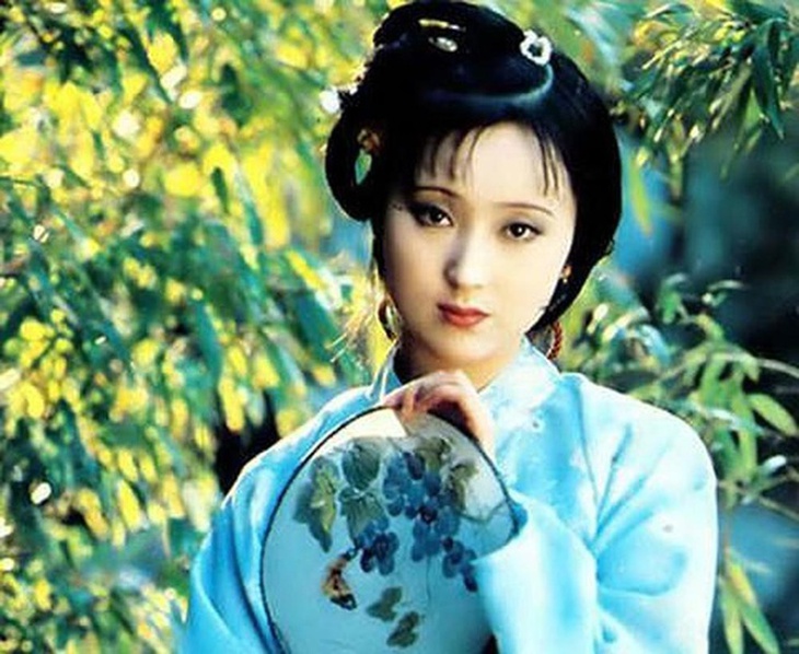 Hoài niệm những tạo hình cổ trang kinh điển để đời của loạt mỹ nhân trong phim Hoa Ngữ - Ảnh 10. Hoài niệm những tạo hình cổ trang kinh điển để đời của loạt mỹ nhân trong phim Hoa Ngữ - Ảnh 10.