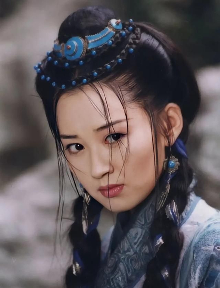 Hoài niệm những tạo hình cổ trang kinh điển để đời của loạt mỹ nhân trong phim Hoa Ngữ - Ảnh 13. Hoài niệm những tạo hình cổ trang kinh điển để đời của loạt mỹ nhân trong phim Hoa Ngữ - Ảnh 13.