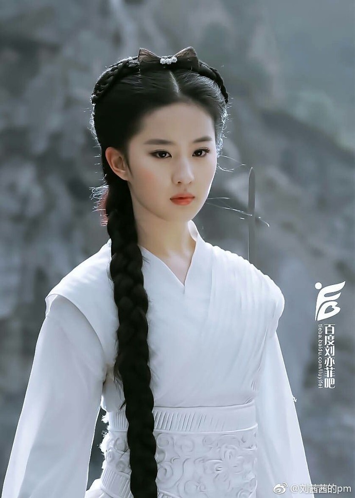 Hoài niệm những tạo hình cổ trang kinh điển để đời của loạt mỹ nhân trong phim Hoa Ngữ - Ảnh 4. Hoài niệm những tạo hình cổ trang kinh điển để đời của loạt mỹ nhân trong phim Hoa Ngữ - Ảnh 4.