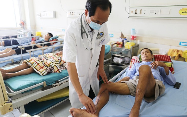 Thoát cắt cụt chân trong gang tấc nhờ đến viện kịp thời