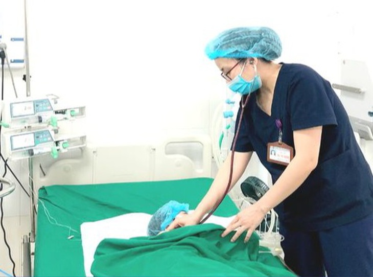 Bé gái 13 tuổi hôn mê sâu, nguy kịch do mắc đái tháo đường - Ảnh 1.