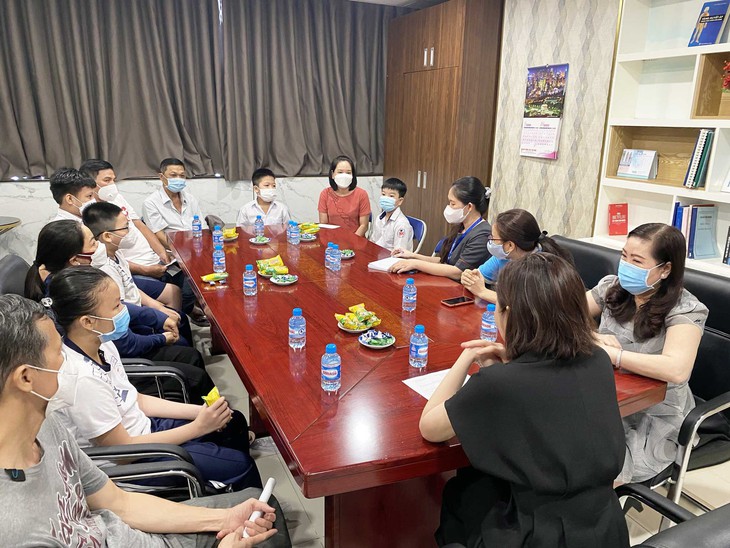 Chuyến đi thiện nguyện "San sẻ yêu thương - Tiếp sức đến trường" của Bệnh viện Gangwhoo - Ảnh 5. Chuyến đi thiện nguyện "San sẻ yêu thương - Tiếp sức đến trường" của Bệnh viện Gangwhoo - Ảnh 5.