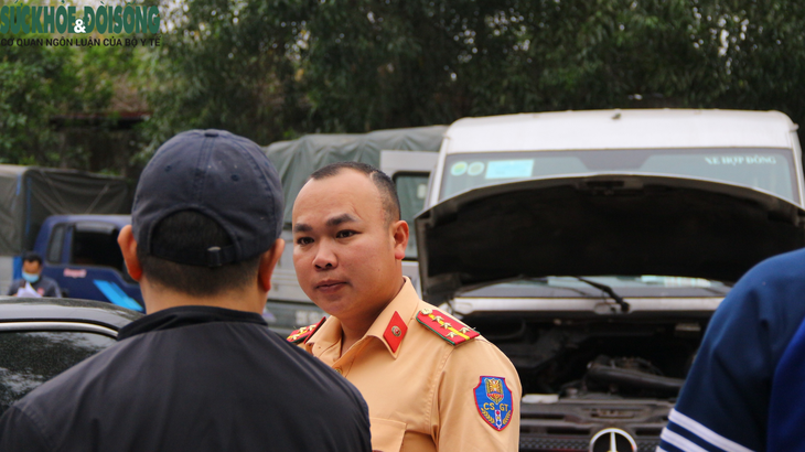 CSGT hỗ trợ kiểm định hơn 5 vạn phương tiện, tăng cường chi viện từ ngày 12/4 - Ảnh 1.