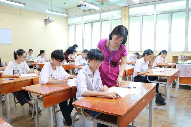 Tại sao học sinh giỏi cấp tỉnh/thành phố không được cộng điểm ưu tiên khi thi vào lớp 10? - Ảnh 2. Tại sao học sinh giỏi cấp tỉnh/thành phố không được cộng điểm ưu tiên khi thi vào lớp 10? - Ảnh 2.