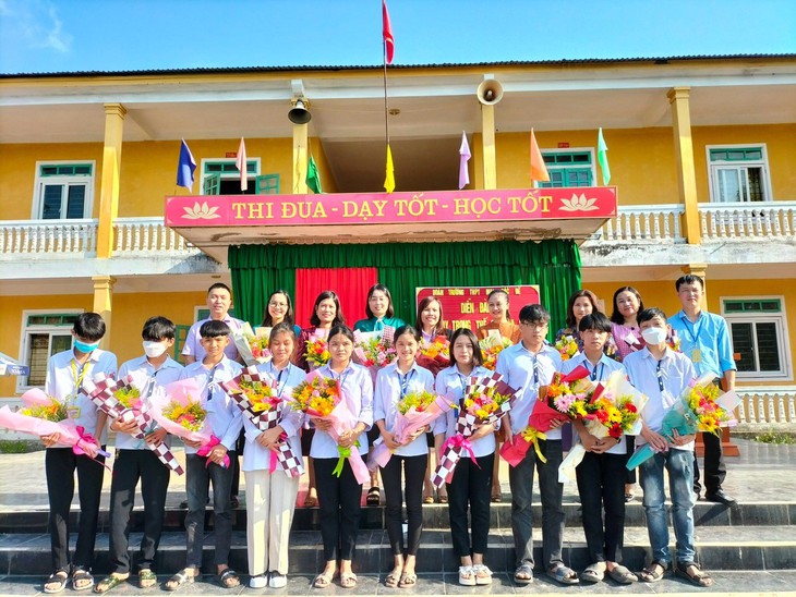 Trường THPT Mai Hắc Đế - Tự hào tuổi 18 trên quê hương Bác Hồ - Ảnh 2. Trường THPT Mai Hắc Đế - Tự hào tuổi 18 trên quê hương Bác Hồ - Ảnh 2.