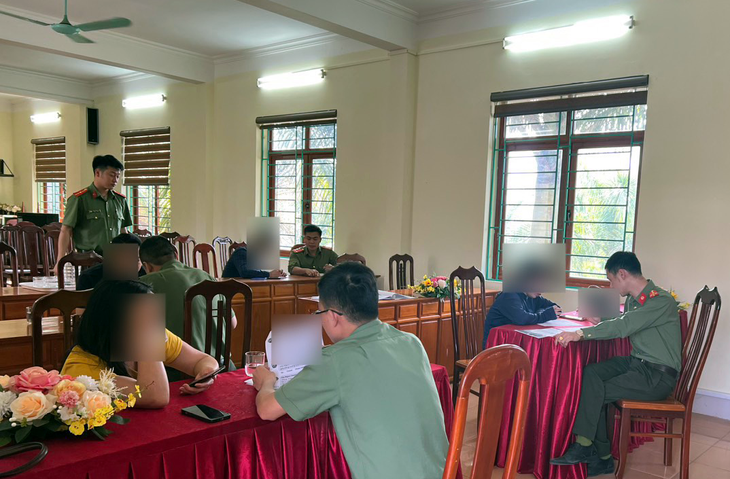 Xử lý 9 người tung tin giả liên quan vụ nữ nhân viên văn phòng cướp tiền của người bán xăng - Ảnh 1.