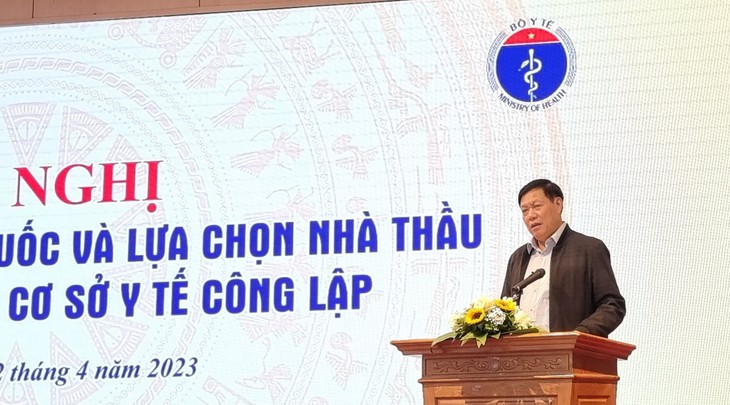 Thứ trưởng Đỗ Xuân Tuyên: Bộ Y tế đã rất nỗ lực tháo gỡ các khó khăn trong mua sắm, đấu thầu thuốc, vật tư y tế - Ảnh 1. Thứ trưởng Đỗ Xuân Tuyên: Bộ Y tế đã rất nỗ lực tháo gỡ các khó khăn trong mua sắm, đấu thầu thuốc, vật tư y tế - Ảnh 1.