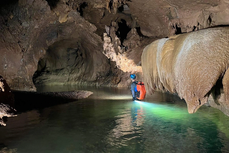 Phát hiện thêm 22 hang động tuyệt đẹp, dài gần 12km tại Quảng Bình - Ảnh 4. Phát hiện thêm 22 hang động tuyệt đẹp, dài gần 12km tại Quảng Bình - Ảnh 4.