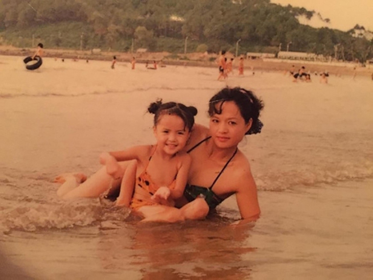 Mẹ ruột Thu Quỳnh: 'Thiên nga của sân khấu kịch' thập niên 90, tuổi hưu là hậu phương cho con cái - Ảnh 4. Mẹ ruột Thu Quỳnh: 'Thiên nga của sân khấu kịch' thập niên 90, tuổi hưu là hậu phương cho con cái - Ảnh 4.