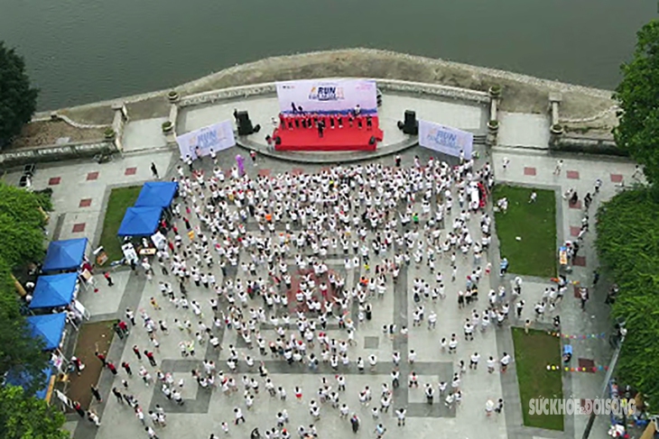 Hơn 1.000 học sinh Thủ đô tham gia "Chạy vì mẹ" - Ảnh 7.