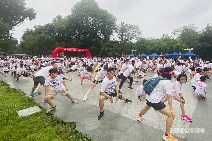 Hơn 1.000 học sinh Thủ đô tham gia "Chạy vì mẹ" - Ảnh 4.