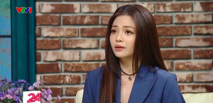 Kiều Anh - cô dâu cả 'Gia đình mình vui bất thình lình' thừa nhận 'làm nền' cho Lan Phương - Ảnh 3. Kiều Anh - cô dâu cả 'Gia đình mình vui bất thình lình' thừa nhận 'làm nền' cho Lan Phương - Ảnh 3.