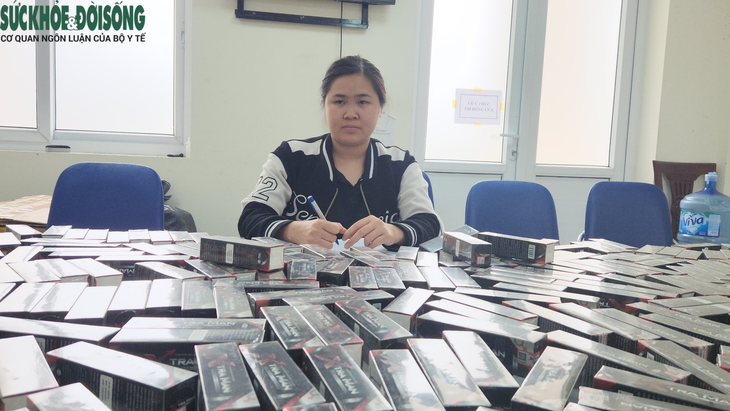 Khởi tố người phụ nữ cầm đầu đường dây bán thực phẩm tăng cường sinh lý nam giới giả  - Ảnh 1.