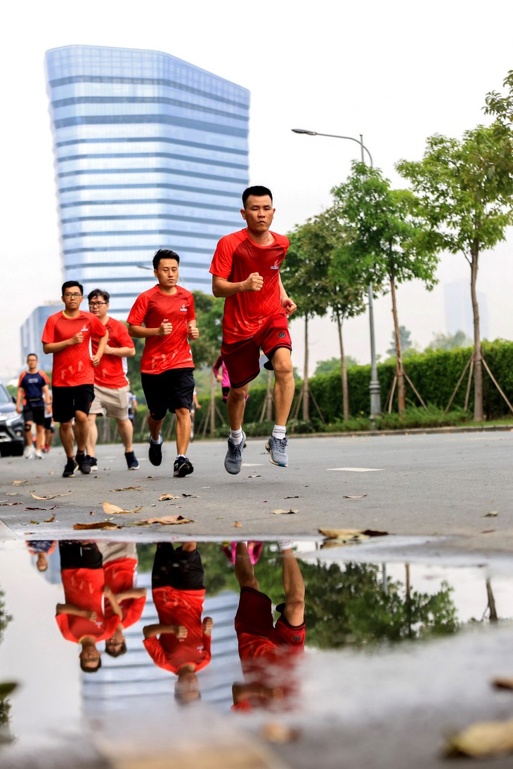 PV GAS PMC RUN: 50 Runner cùng hưởng ứng Giải chạy Xuân Dầu khí 2023 - Ảnh 2. PV GAS PMC RUN: 50 Runner cùng hưởng ứng Giải chạy Xuân Dầu khí 2023 - Ảnh 2.