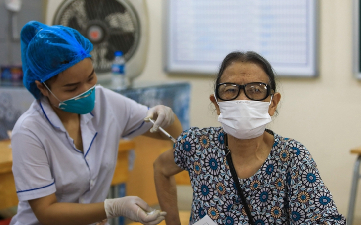 Ca COVID-19 tăng, vẫn còn nhiều nơi tiêm vaccine thấp