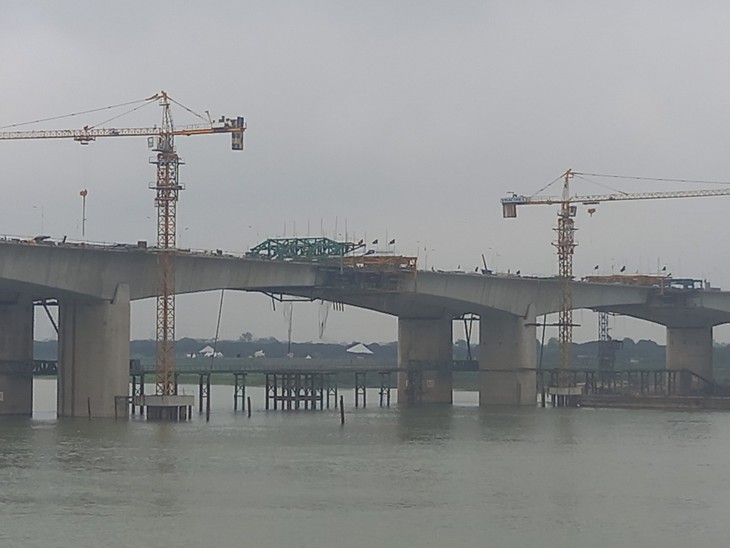 Cầu Vĩnh Tuy 2 chính thức "chốt" thời điểm hợp long - Ảnh 1.