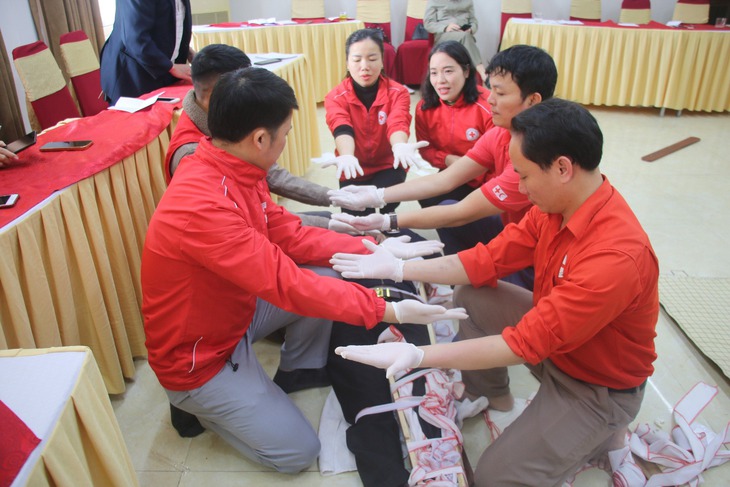 Phát động Tháng Nhân đạo năm 2023: “Từ trái tim mỗi chúng ta - Chung sức xây dựng cộng đồng nhân ái” - Ảnh 2.