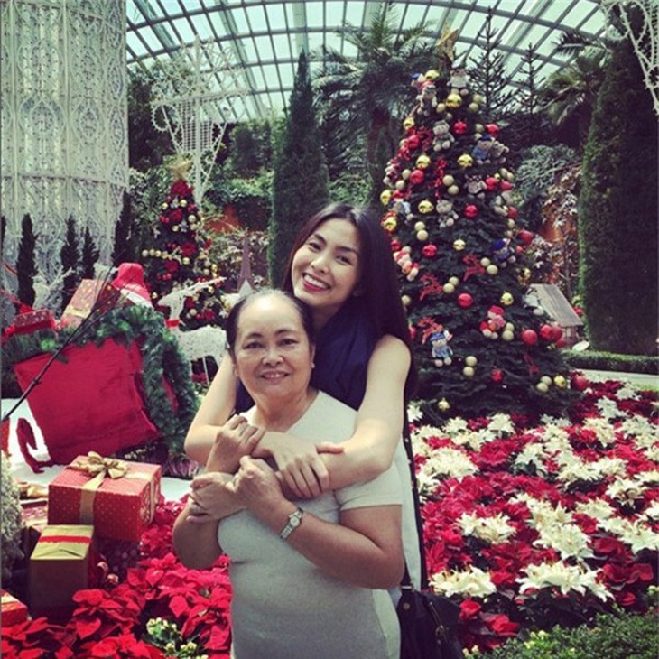 Thân thế mẹ ruột kín tiếng của Tăng Thanh Hà: Từng là ca sĩ opera, gặp biến cố lớn phải bán nhà ra đường mưu sinh - Ảnh 5. Thân thế mẹ ruột kín tiếng của Tăng Thanh Hà: Từng là ca sĩ opera, gặp biến cố lớn phải bán nhà ra đường mưu sinh - Ảnh 5.