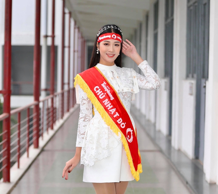 'Đối thủ' nặng ký của Đỗ Thị Hà trong Hoa hậu Việt Nam 2020: Nữ tiếp viên hàng không xinh đẹp, thông minh - Ảnh 10. 'Đối thủ' nặng ký của Đỗ Thị Hà trong Hoa hậu Việt Nam 2020: Nữ tiếp viên hàng không xinh đẹp, thông minh - Ảnh 10.