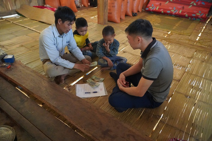 Người cha mắc ung thư đã qua đời để lại 2 con khuyết tật - Ảnh 2.