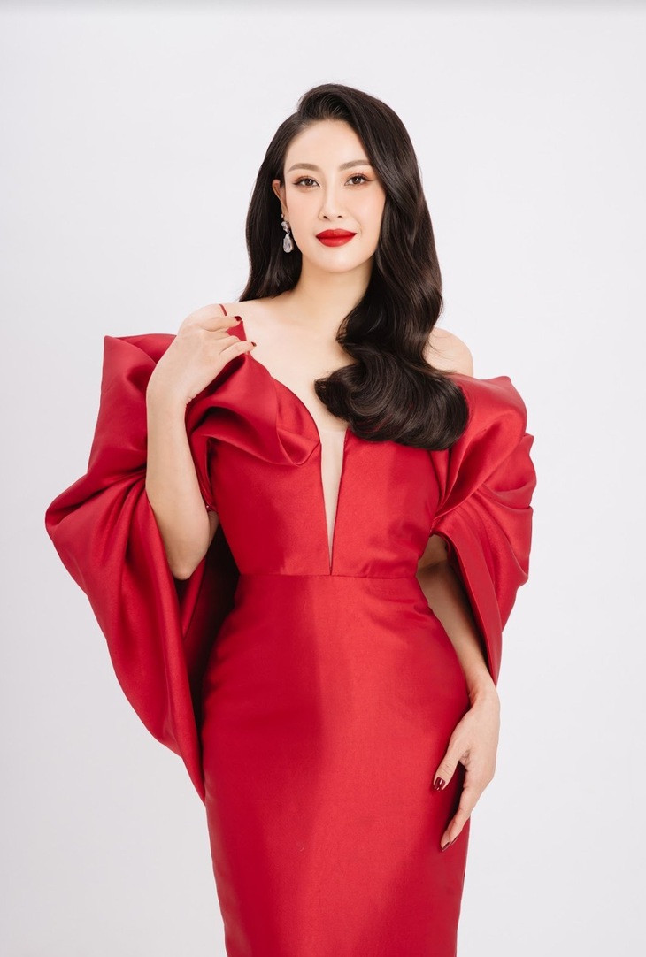 Từng 'hụt' vương miện, bất ngờ một nữ diễn viên 9X làm giám khảo Miss Grand Vietnam 2023 - Ảnh 3. Từng 'hụt' vương miện, bất ngờ một nữ diễn viên 9X làm giám khảo Miss Grand Vietnam 2023 - Ảnh 3.