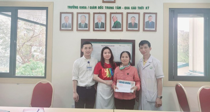 Bạn đọc chia sẻ với hoàn cảnh của người phụ nữ bệnh nặng chăm chồng tâm thần - Ảnh 2.