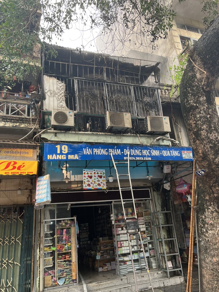 Kịp thời dập tắt đám cháy tại căn nhà trên phố Hàng Mã sáng Mùng 1 tháng 3 (ÂL) - Ảnh 4.
