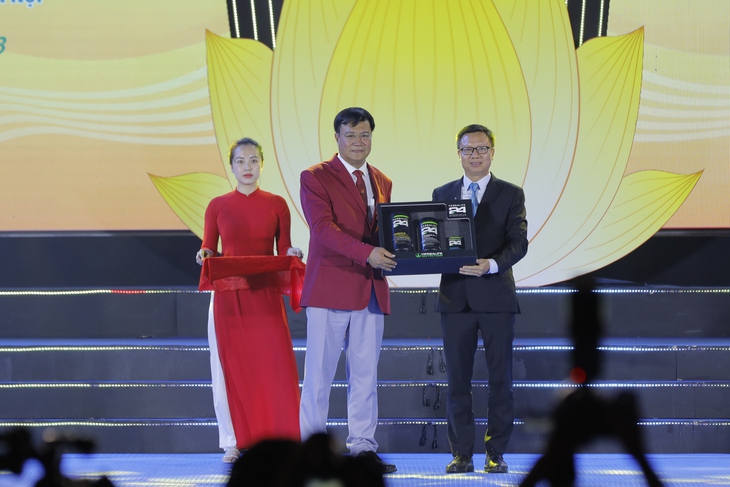 Herbalife đồng hành cùng Lễ xuất quân Đoàn Thể Thao Việt Nam tham dự SEA Games 32 - Ảnh 4. Herbalife đồng hành cùng Lễ xuất quân Đoàn Thể Thao Việt Nam tham dự SEA Games 32 - Ảnh 4.