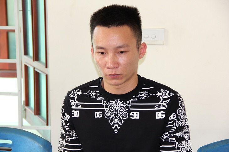 Bắt đối tượng lừa bán 11 người ra nước ngoài - Ảnh 1.