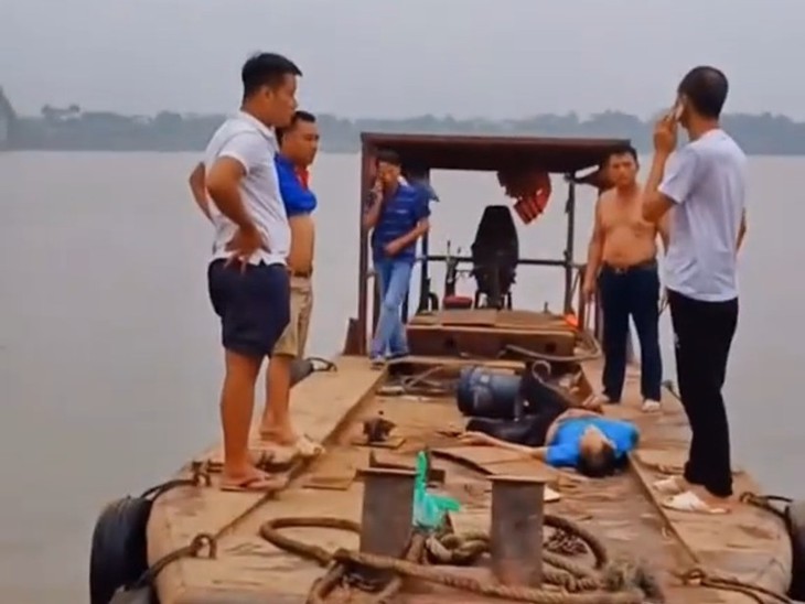Nợ nần chồng chất, nam thanh niên để lại xe tải nhảy cầu xuống sông Hồng - Ảnh 1. Nợ nần chồng chất, nam thanh niên để lại xe tải nhảy cầu xuống sông Hồng - Ảnh 1.