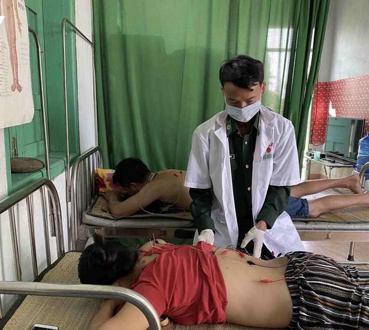 Người bác sĩ lặng chốn biên cương - Ảnh 2.