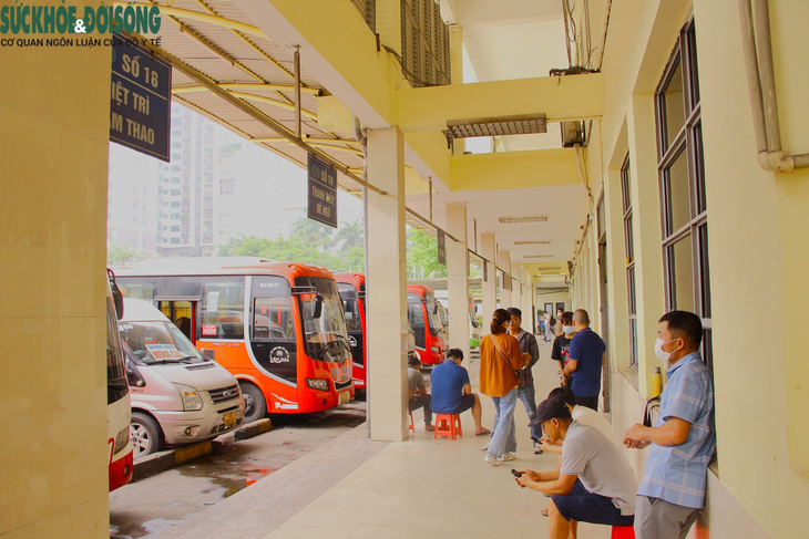 Nghiêm cấm xe khách chạy “rùa bò”, đón trả khách sai quy định dịp lễ 30/4-1/5 - Ảnh 1.