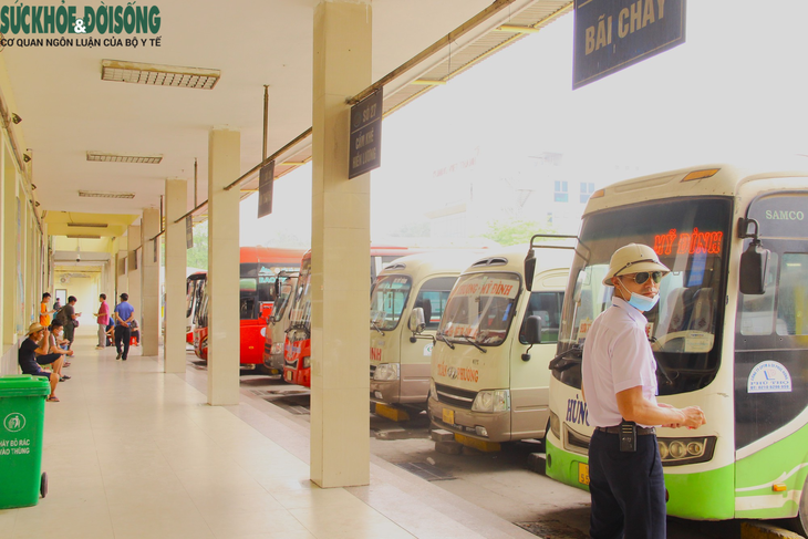 Nghiêm cấm xe khách chạy “rùa bò”, đón trả khách sai quy định dịp lễ 30/4-1/5 - Ảnh 2.