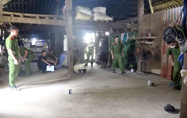 Người đàn ông chém vợ con rồi tự sát trong phòng ngủ - Ảnh 1. Người đàn ông chém vợ con rồi tự sát trong phòng ngủ - Ảnh 1.