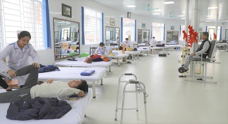 Thiếu hụt nguồn nhân lực phục hồi chức năng Việt Nam - Ảnh 1.