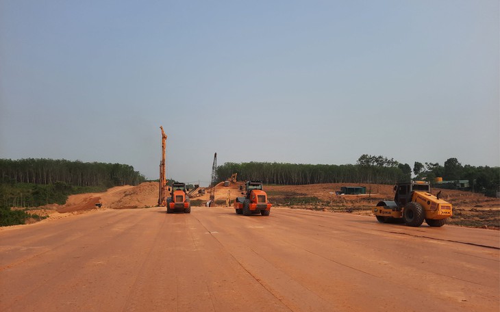 Dự án cao tốc Vạn Ninh – Cam Lộ đang 'mắc' vì mặt bằng chưa được giải phóng